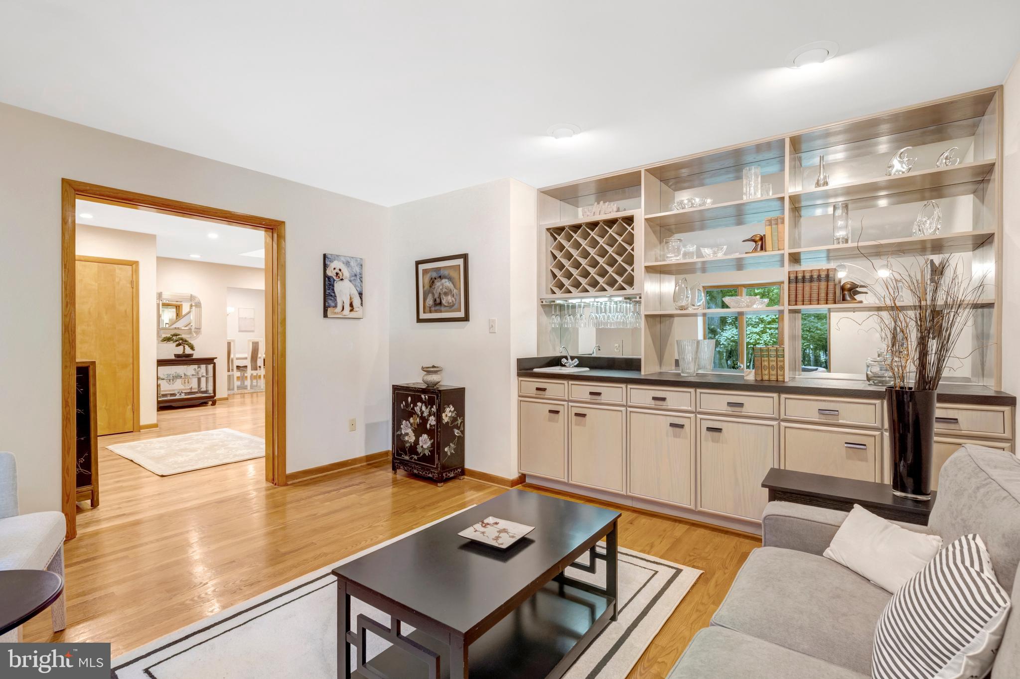 8000 WOODLAND HILLS LANE