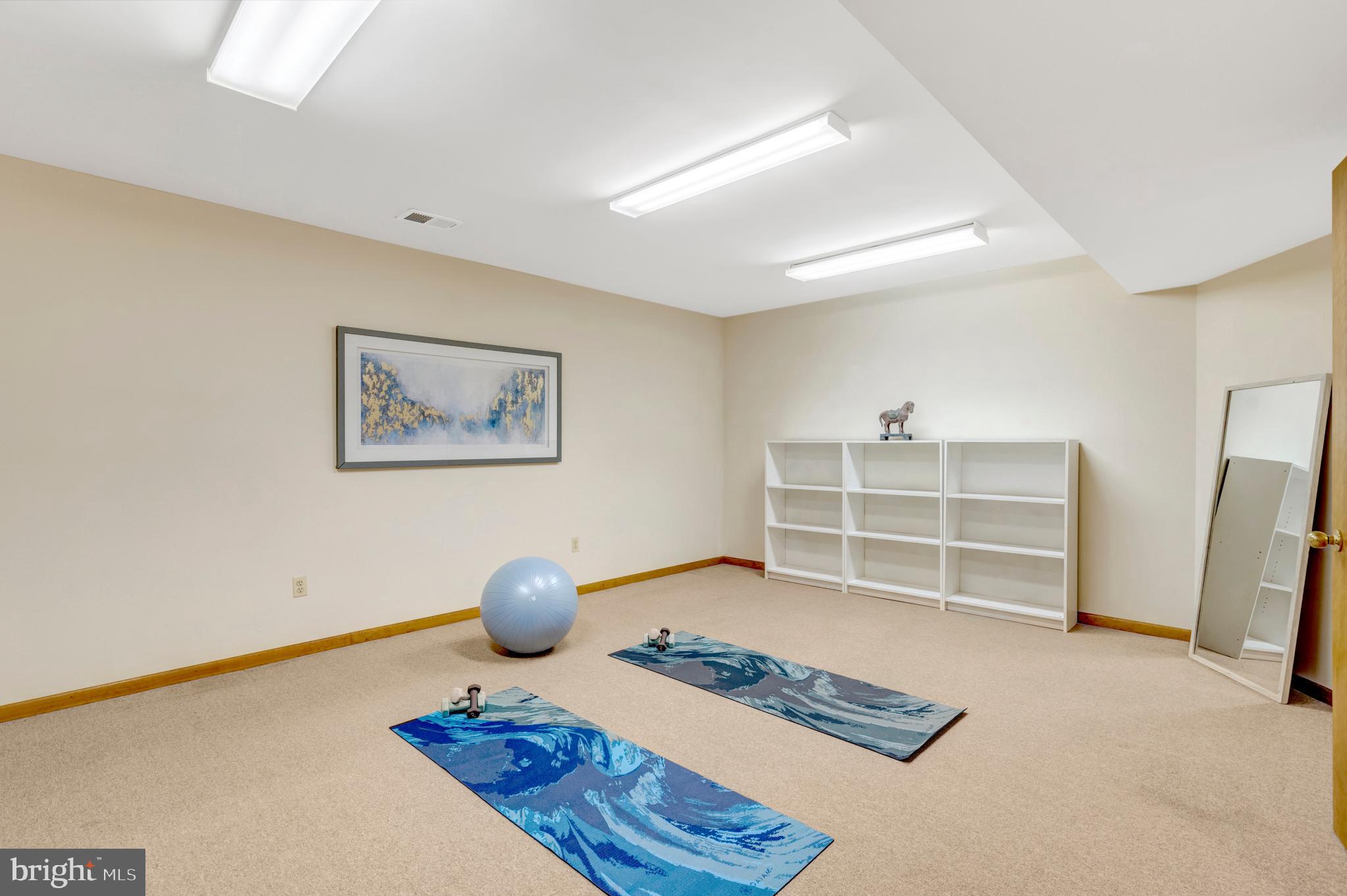 8000 WOODLAND HILLS LANE