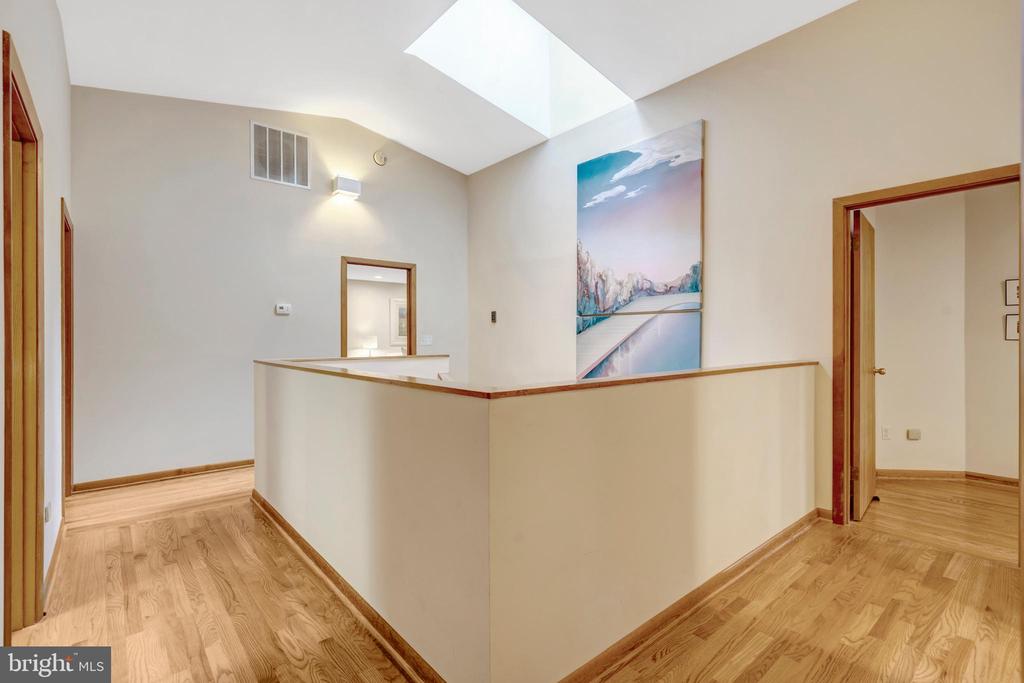 8000 WOODLAND HILLS LANE