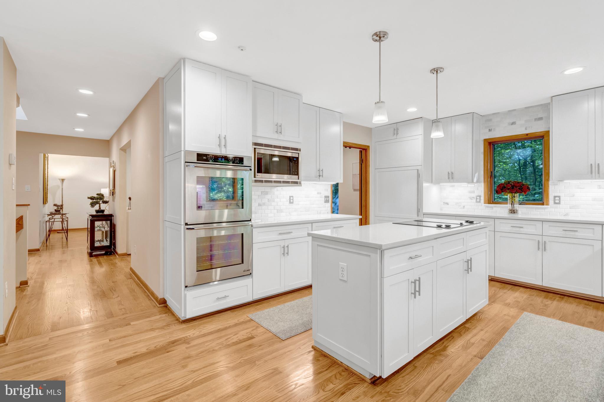 8000 WOODLAND HILLS LANE