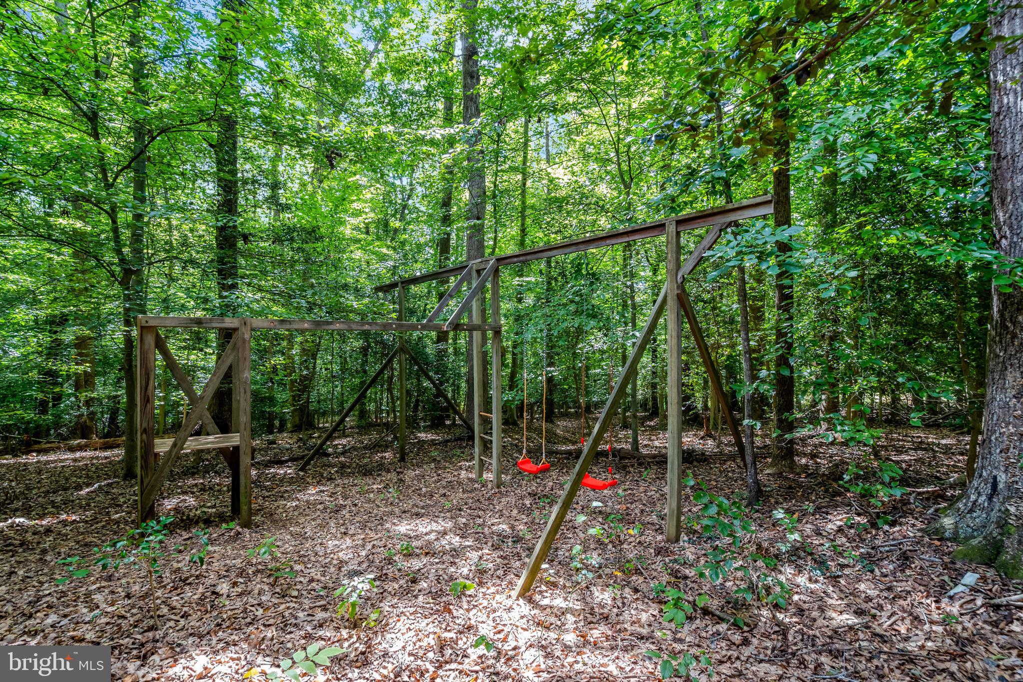 8000 WOODLAND HILLS LANE