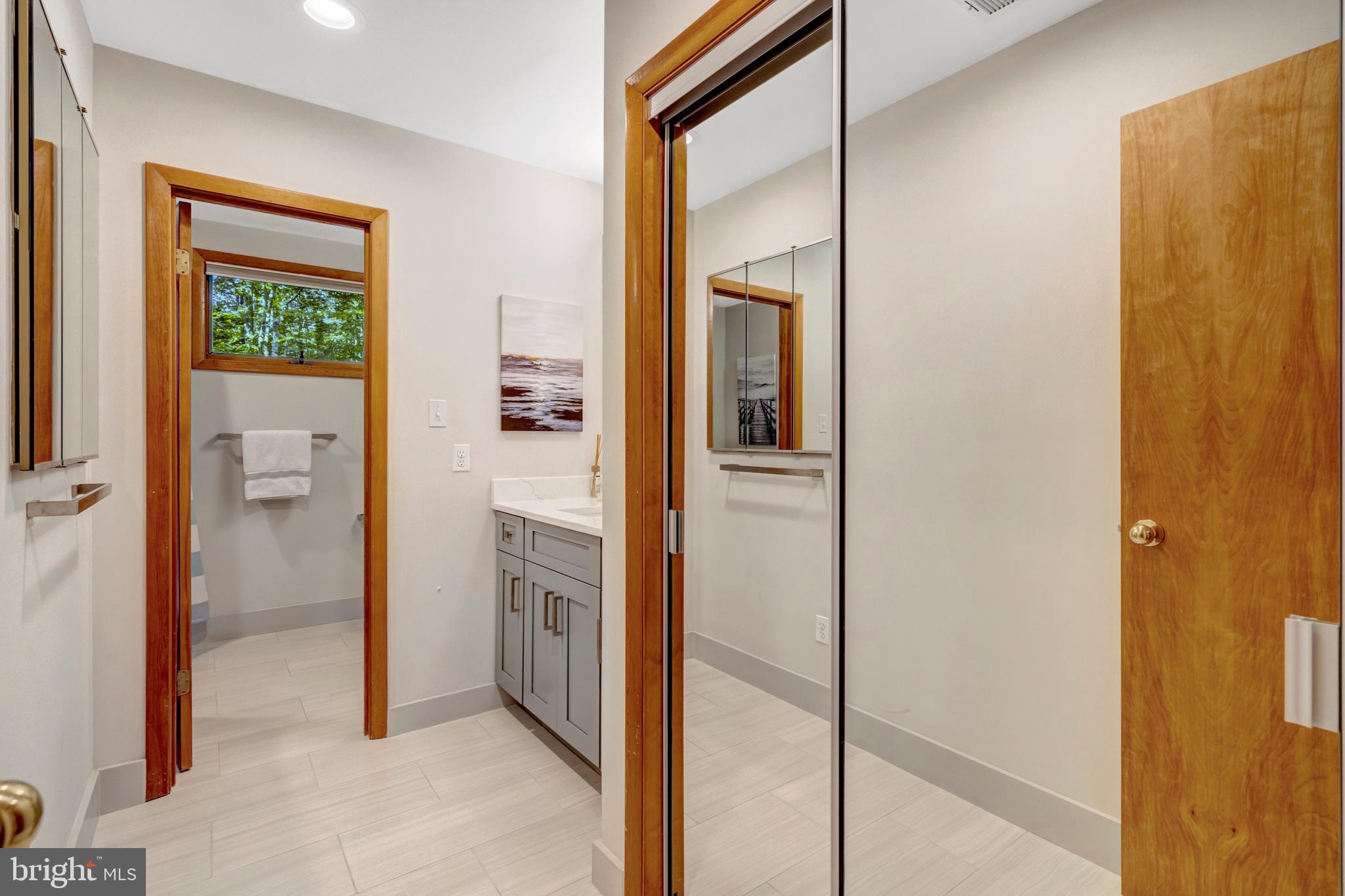 8000 WOODLAND HILLS LANE