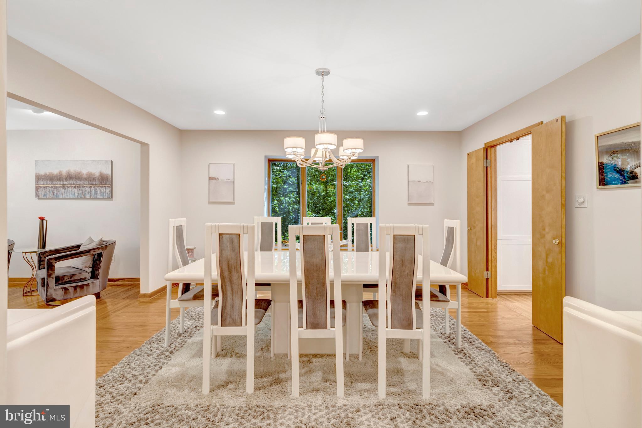 8000 WOODLAND HILLS LANE