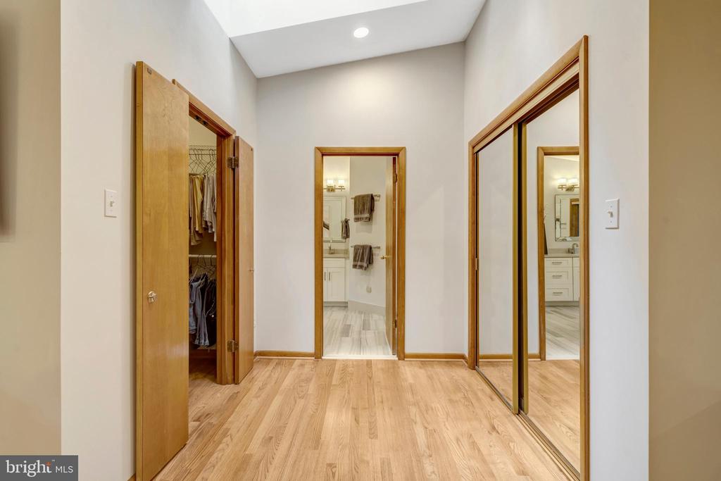 8000 WOODLAND HILLS LANE