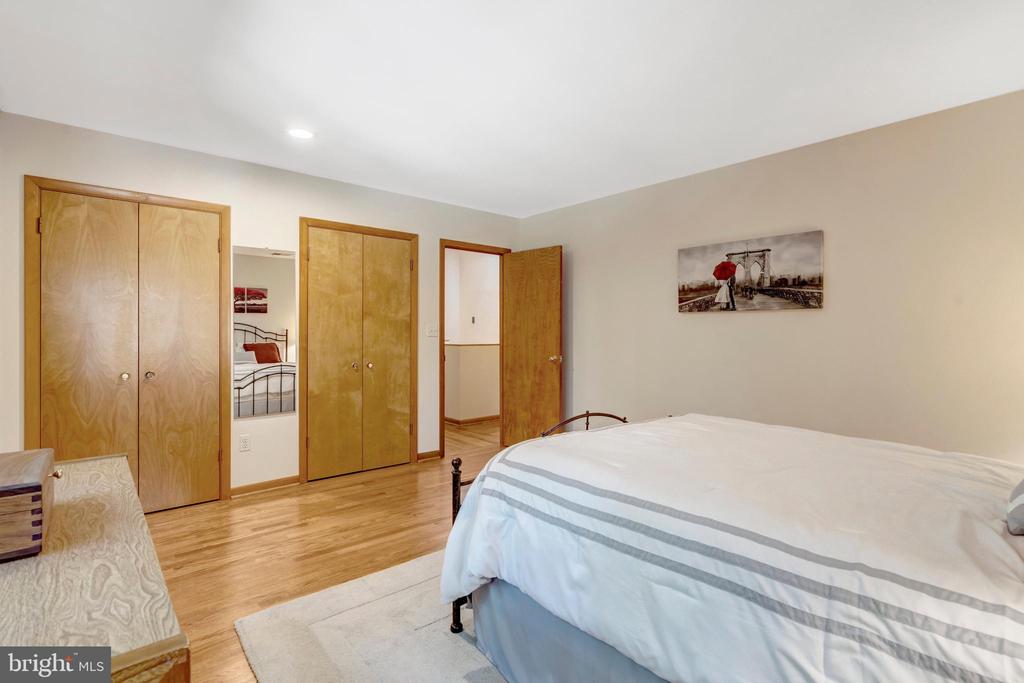 8000 WOODLAND HILLS LANE
