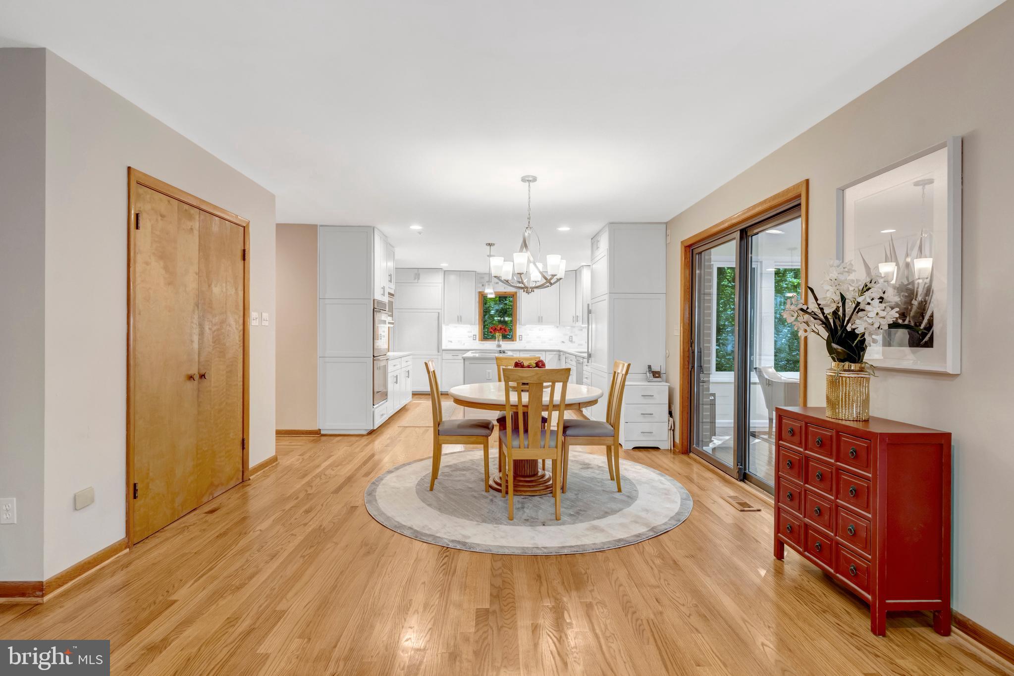 8000 WOODLAND HILLS LANE