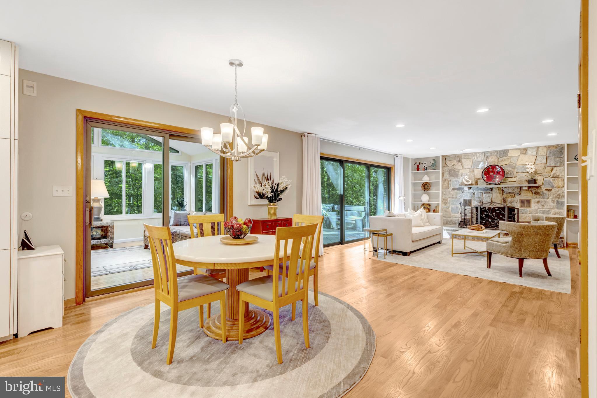 8000 WOODLAND HILLS LANE