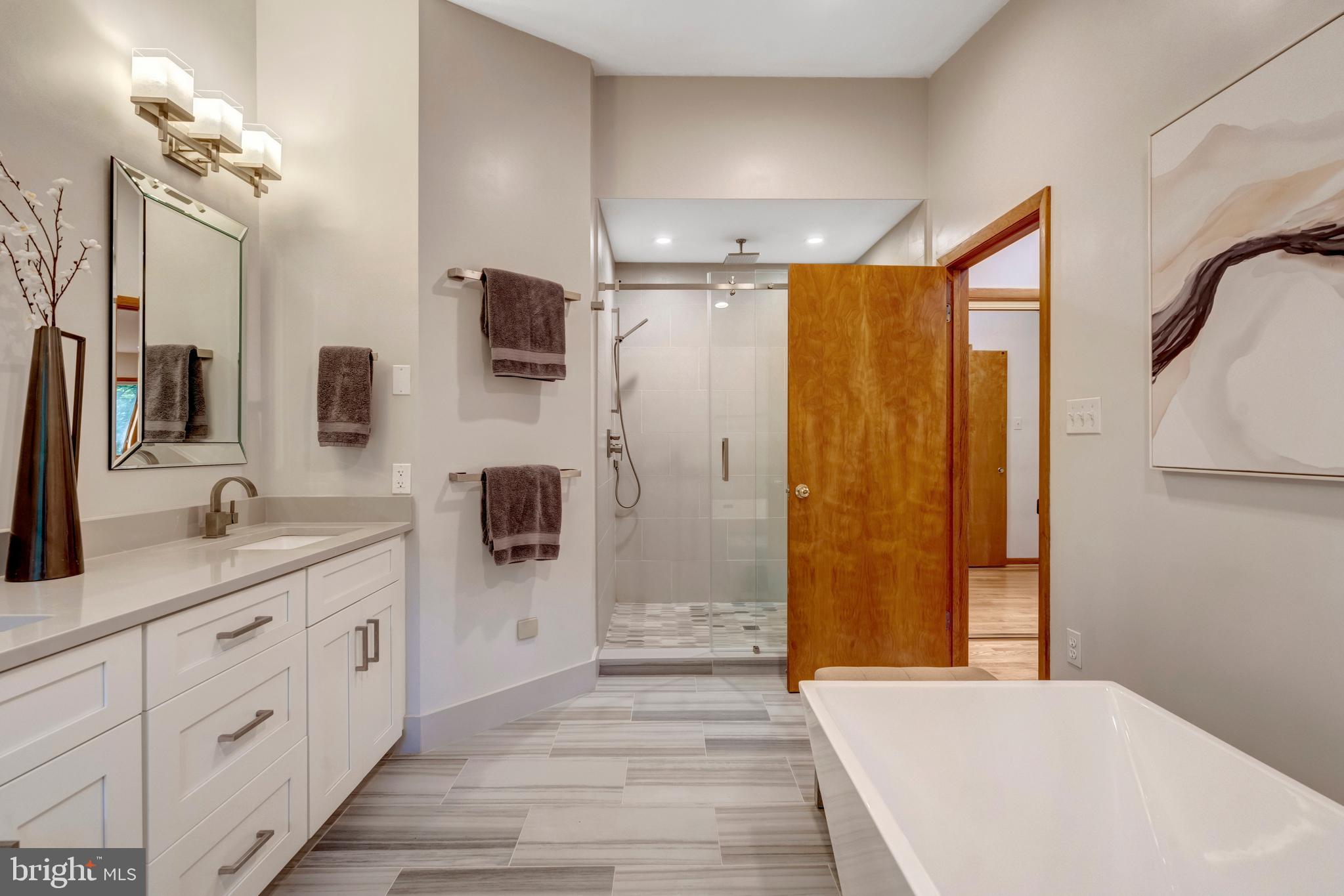 8000 WOODLAND HILLS LANE