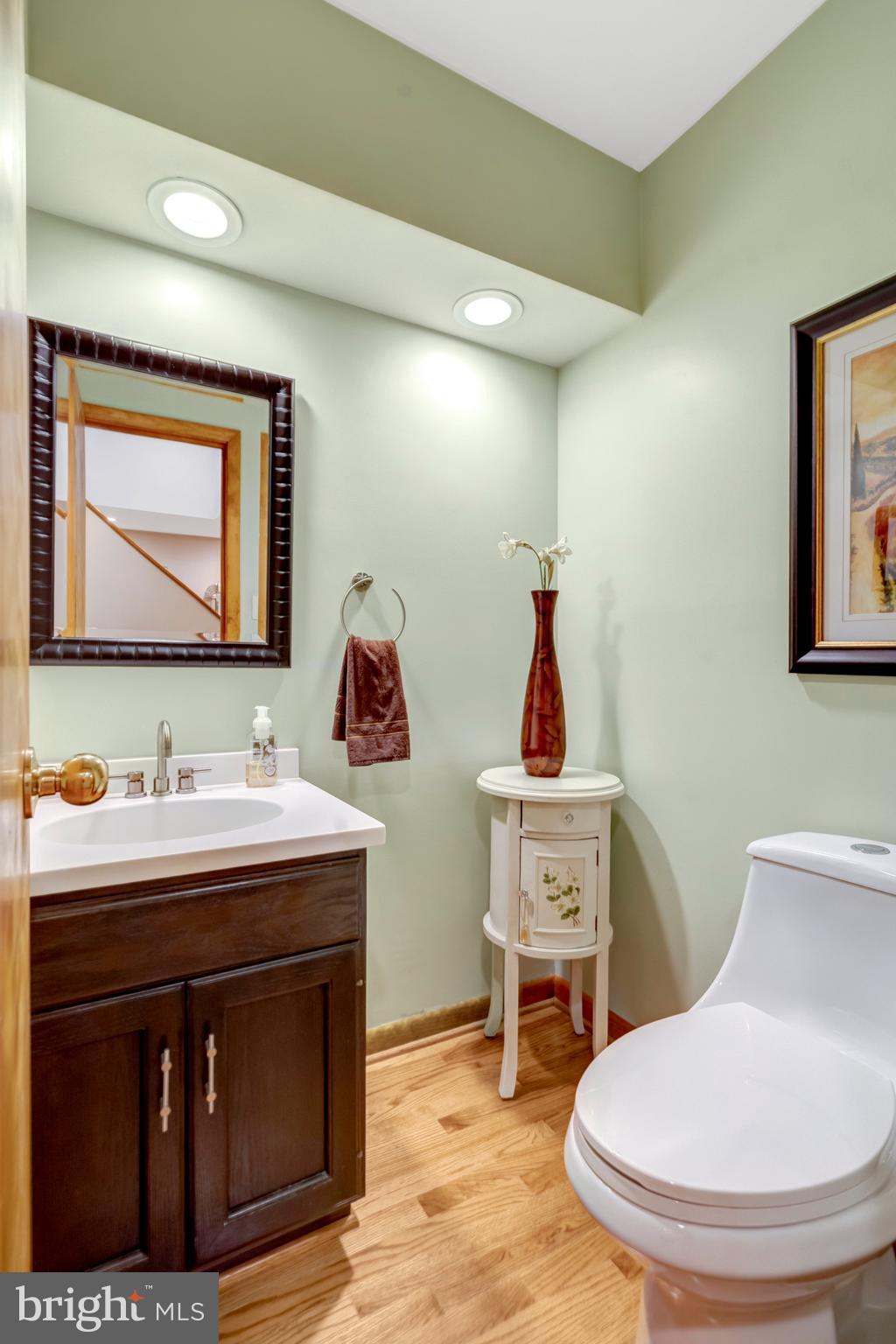 8000 WOODLAND HILLS LANE