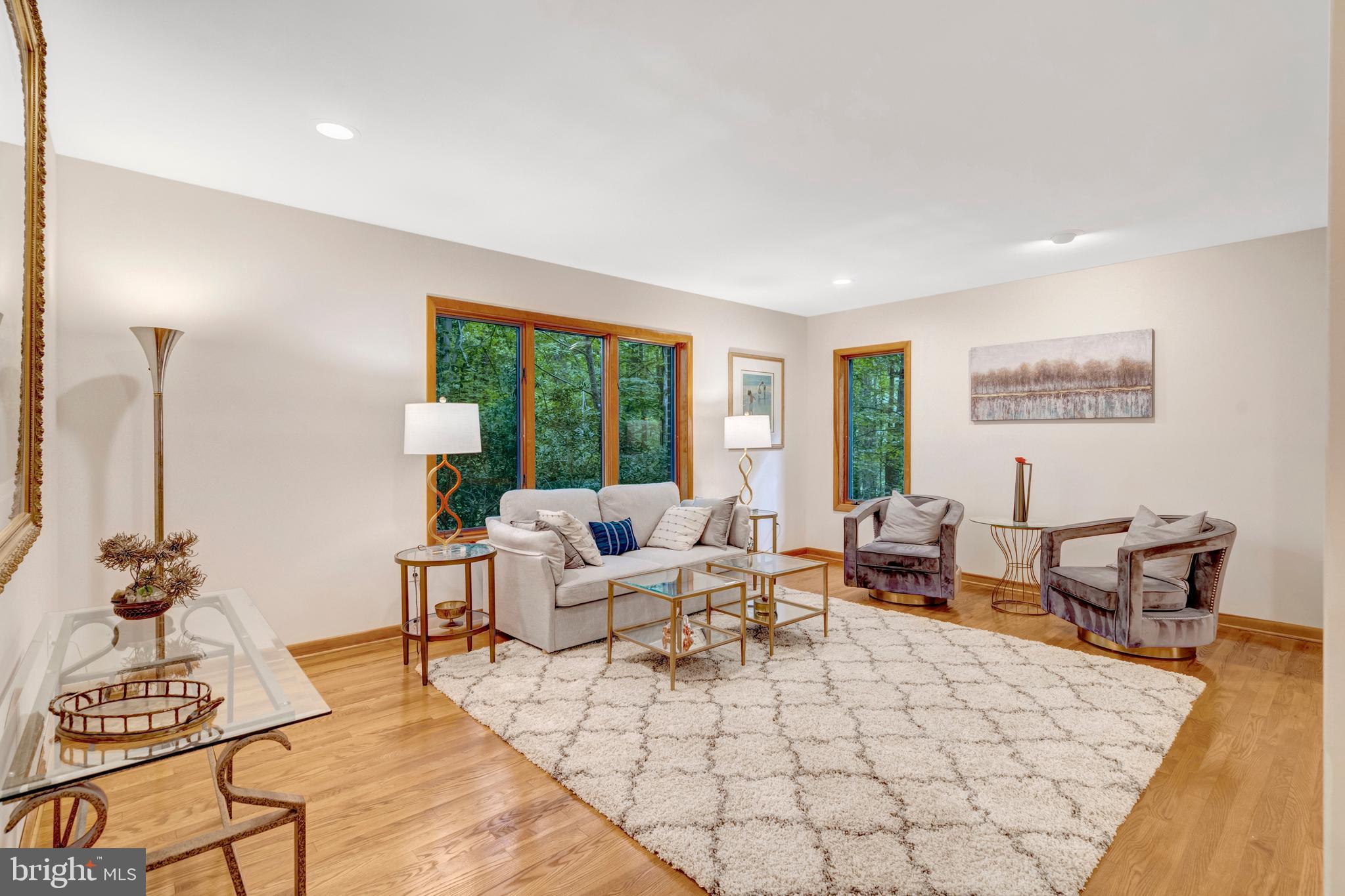 8000 WOODLAND HILLS LANE