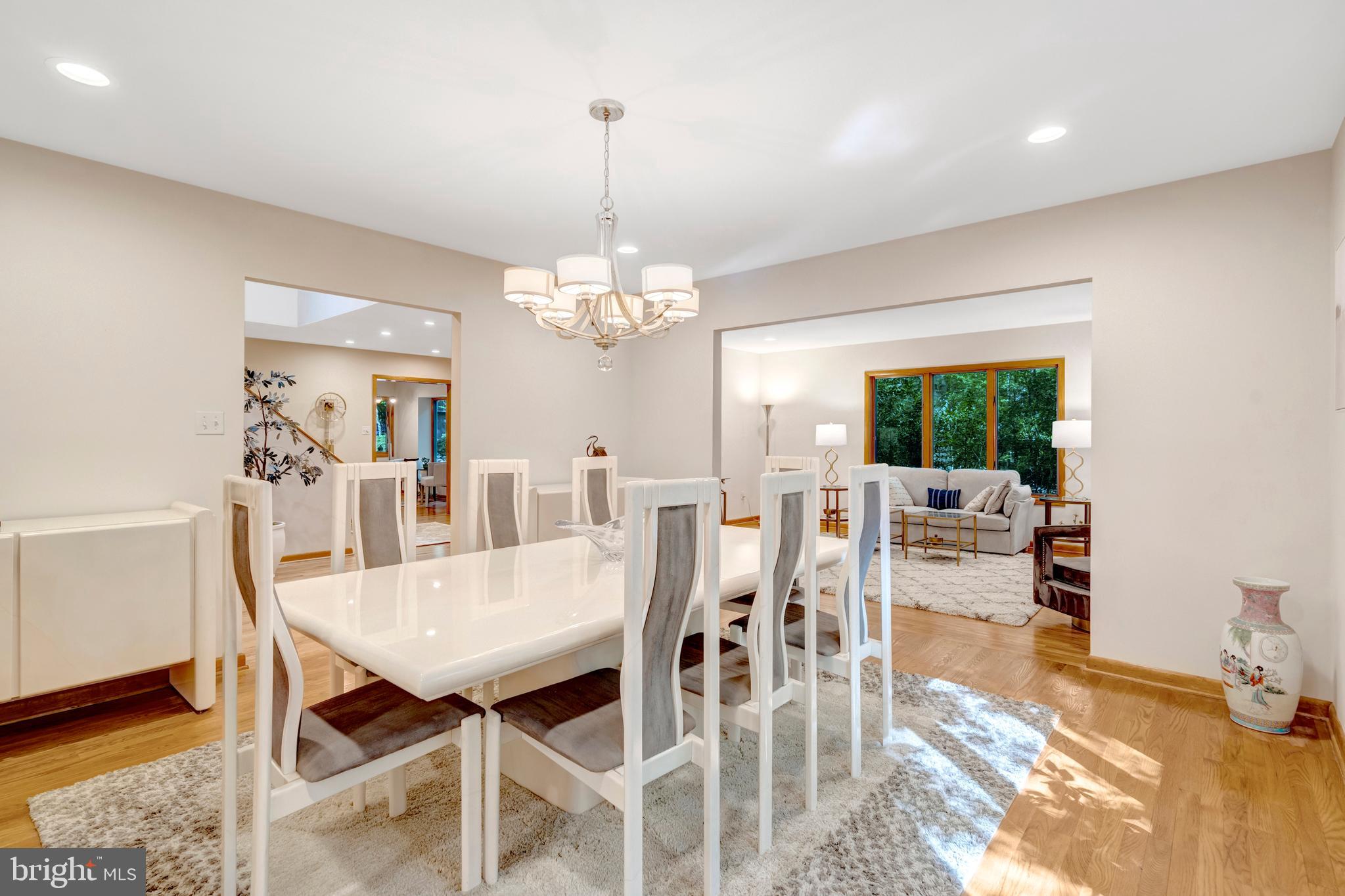 8000 WOODLAND HILLS LANE