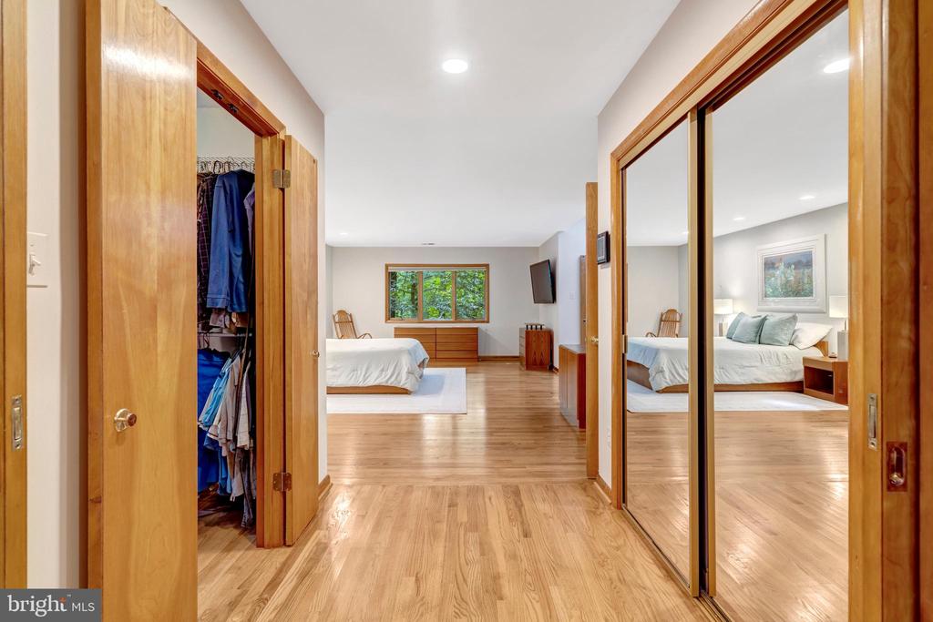 8000 WOODLAND HILLS LANE