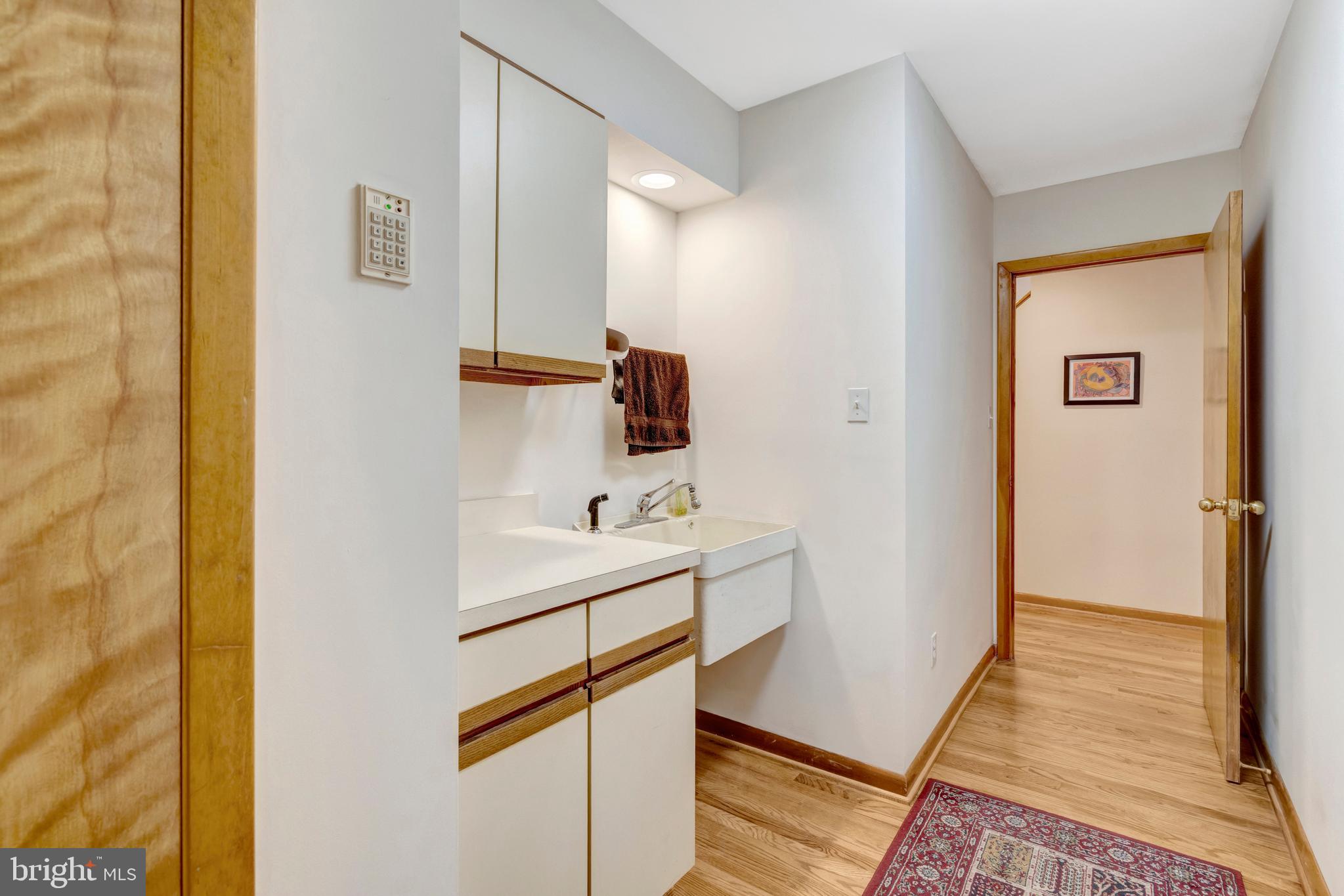 8000 WOODLAND HILLS LANE