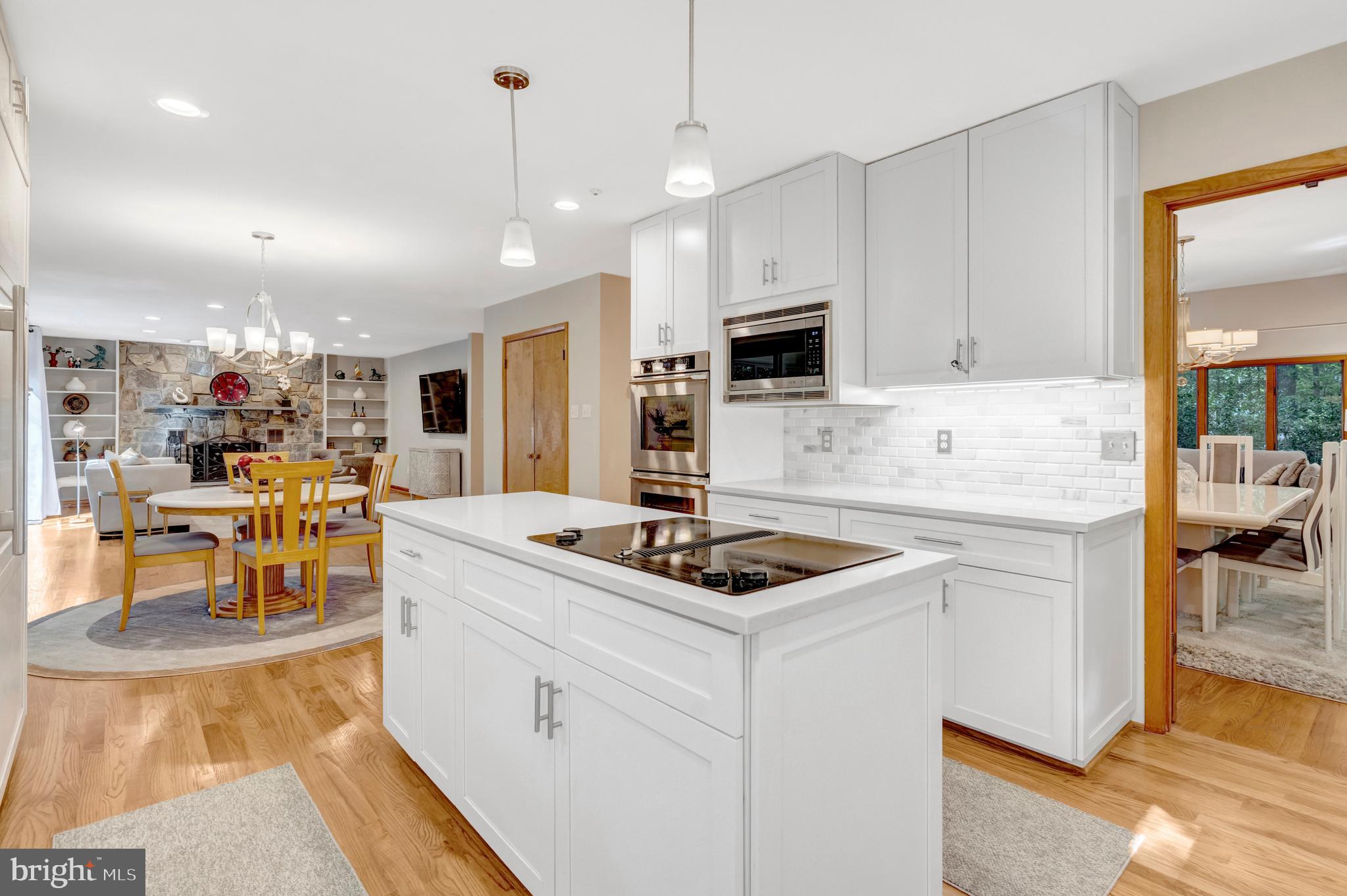 8000 WOODLAND HILLS LANE