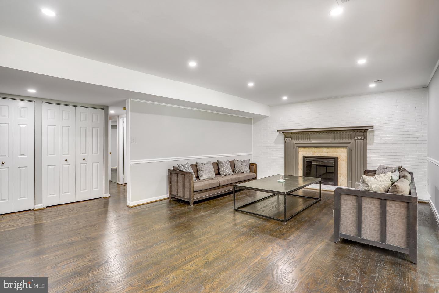 931 WELHAM GREEN ROAD