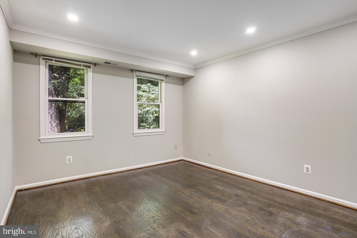 931 WELHAM GREEN ROAD