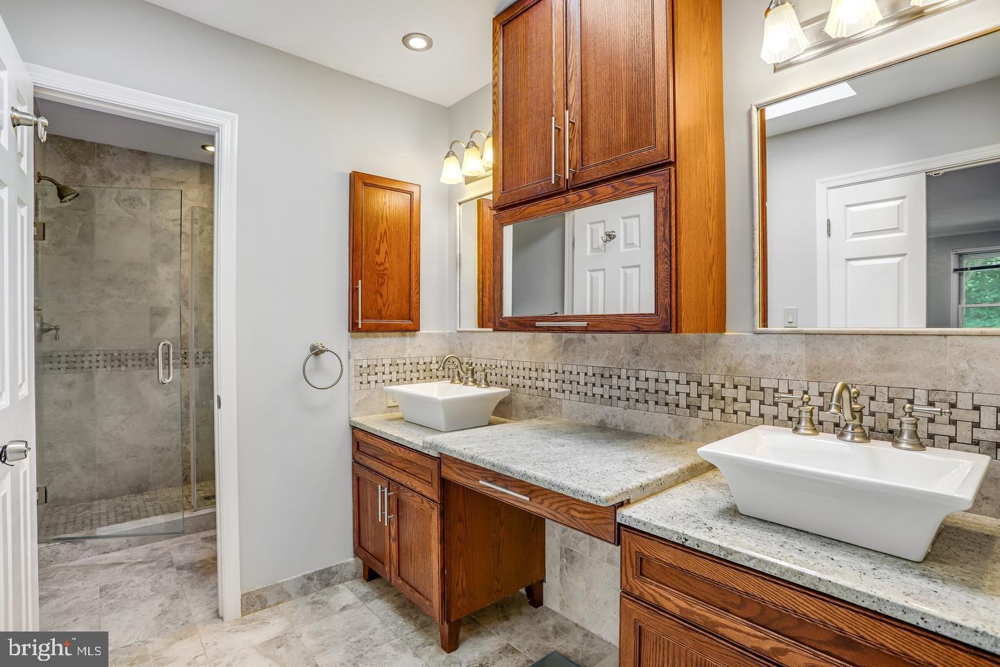 931 WELHAM GREEN ROAD