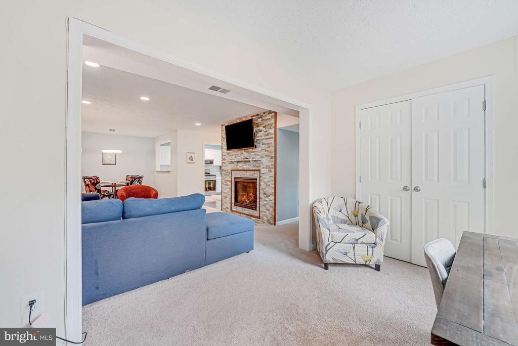 7740 WILLOW POINT DRIVE 7740