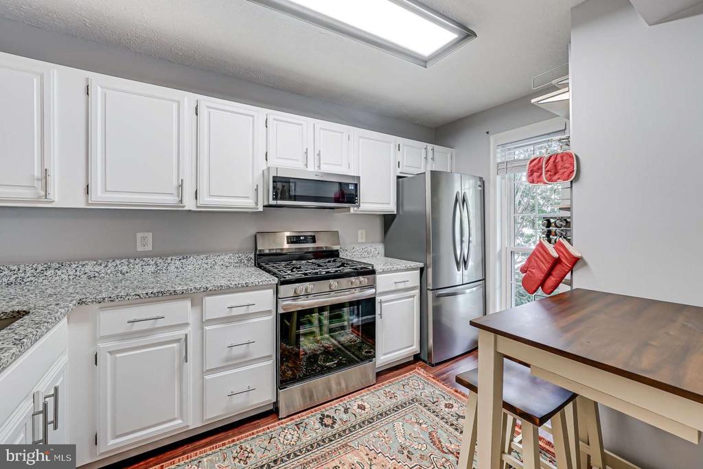 7740 WILLOW POINT DRIVE 7740
