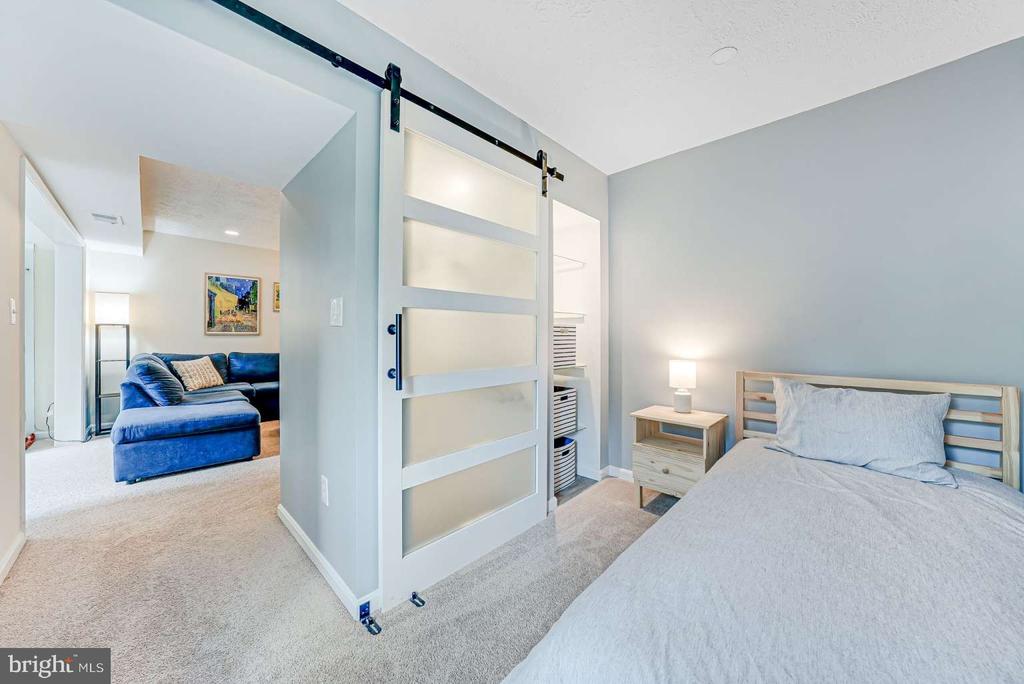 7740 WILLOW POINT DRIVE 7740