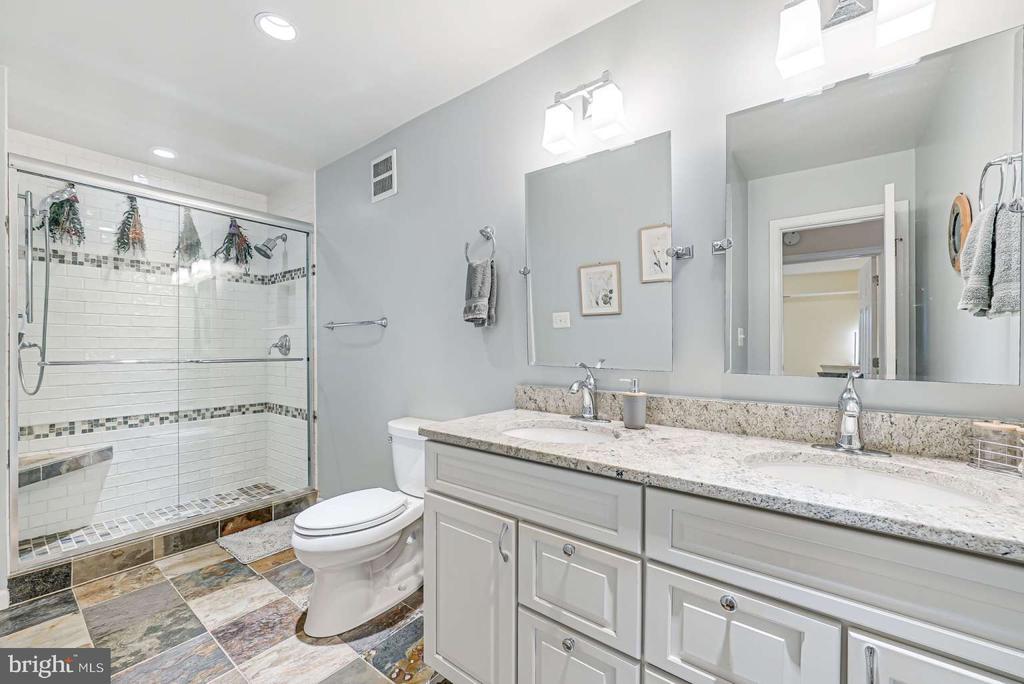 7740 WILLOW POINT DRIVE 7740