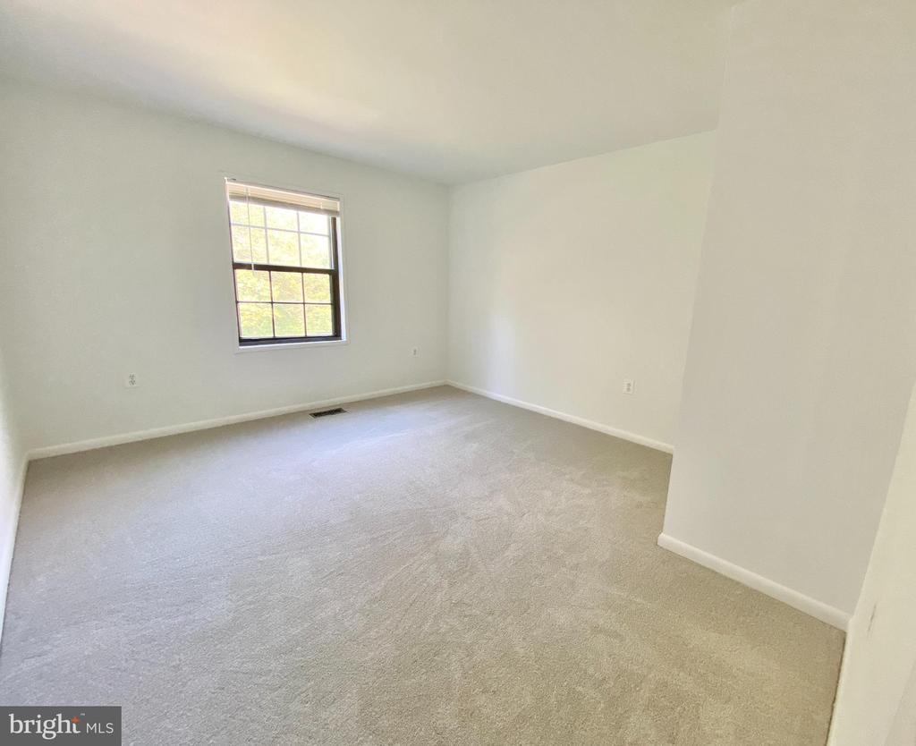 6026 HEATHWICK COURT