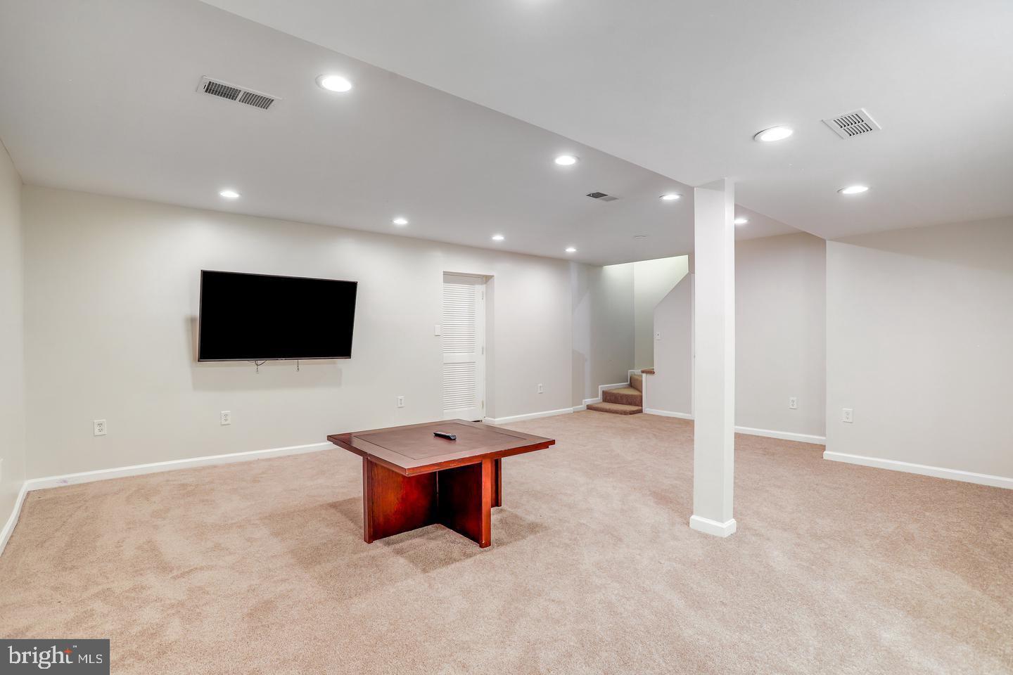 931 WELHAM GREEN ROAD