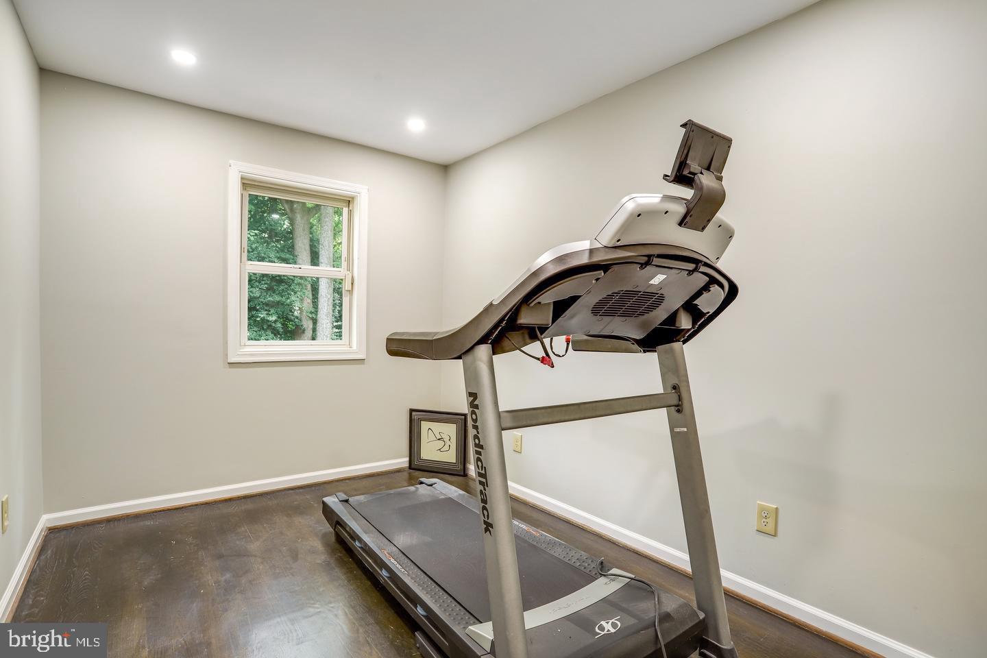 931 WELHAM GREEN ROAD