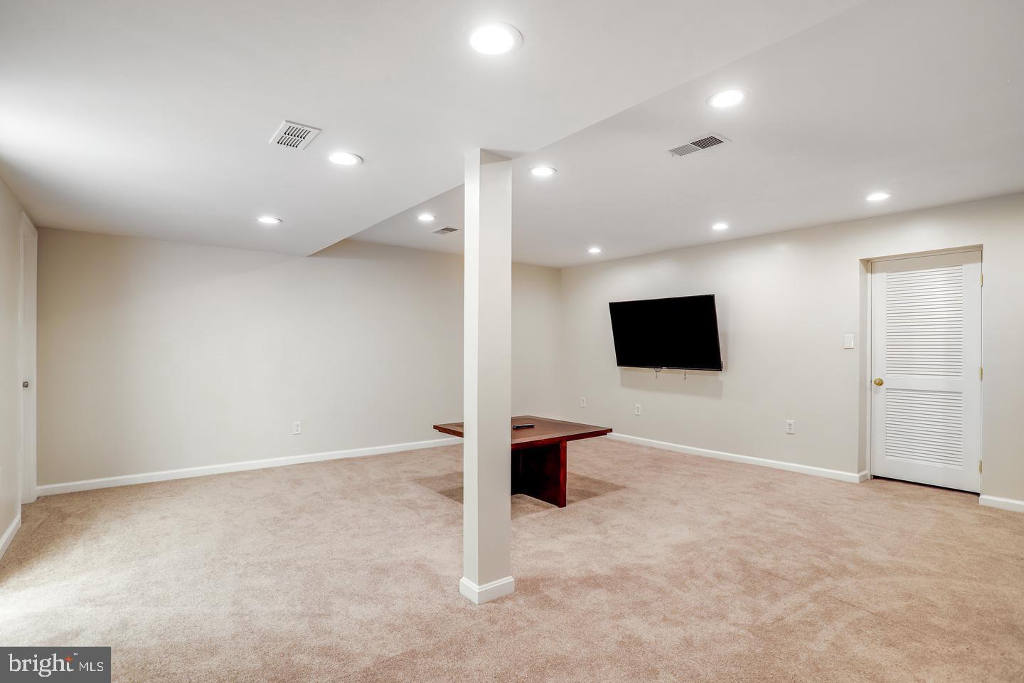 931 WELHAM GREEN ROAD