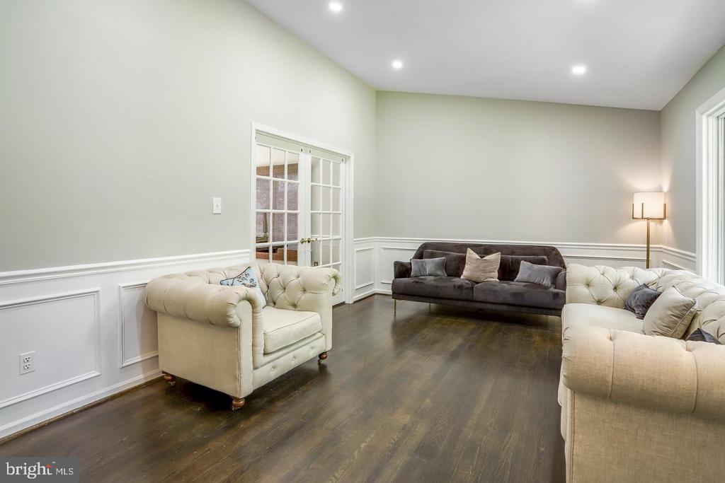 931 WELHAM GREEN ROAD