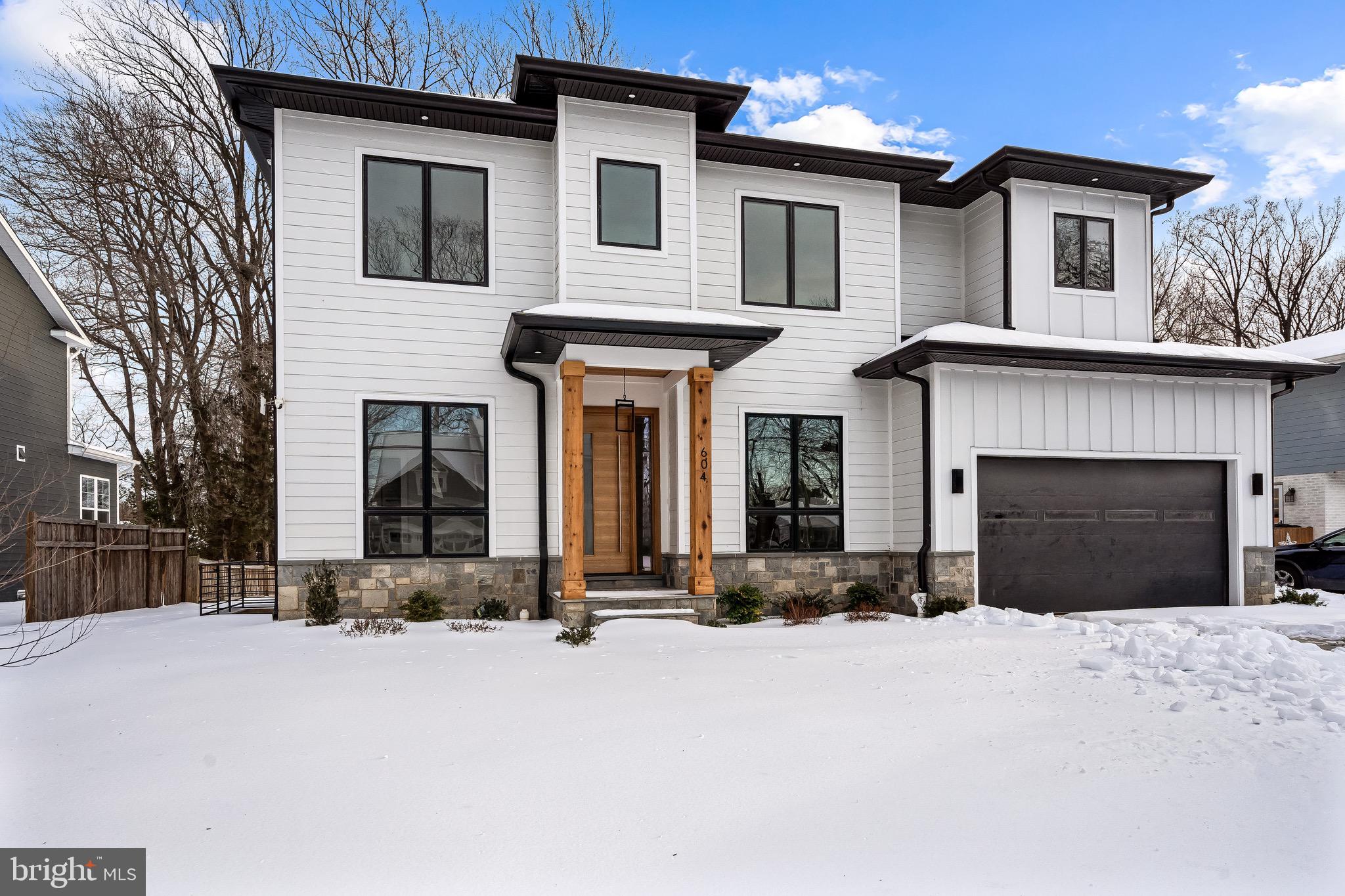 604 TAPAWINGO ROAD SW