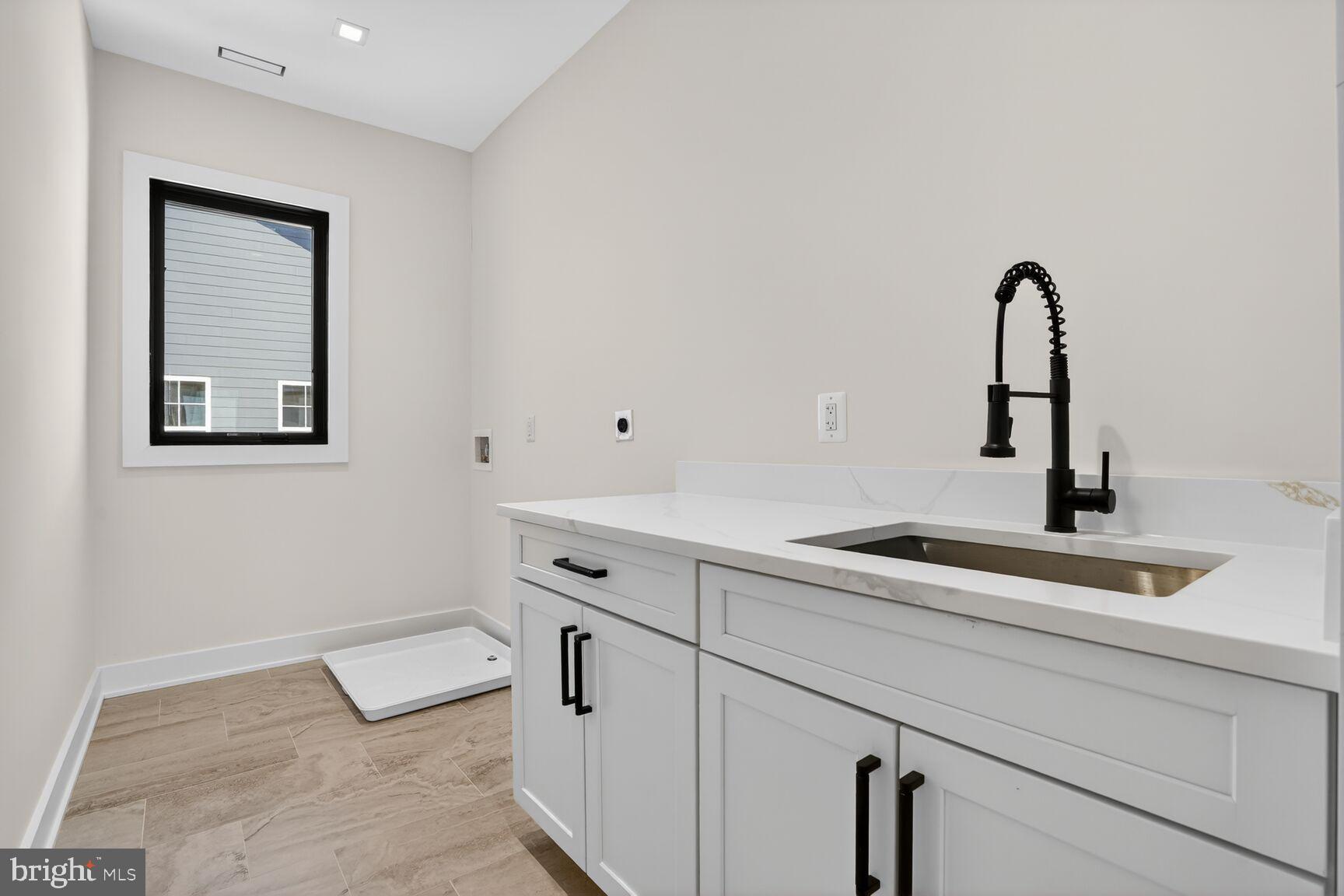 604 TAPAWINGO ROAD SW