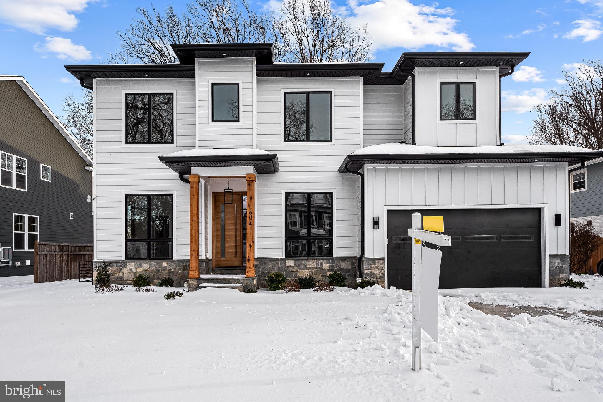 604 TAPAWINGO ROAD SW