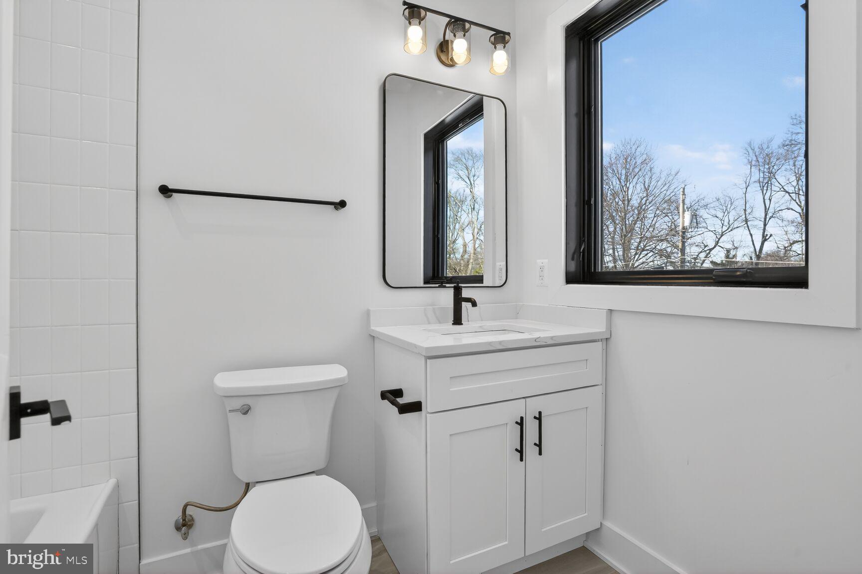 604 TAPAWINGO ROAD SW