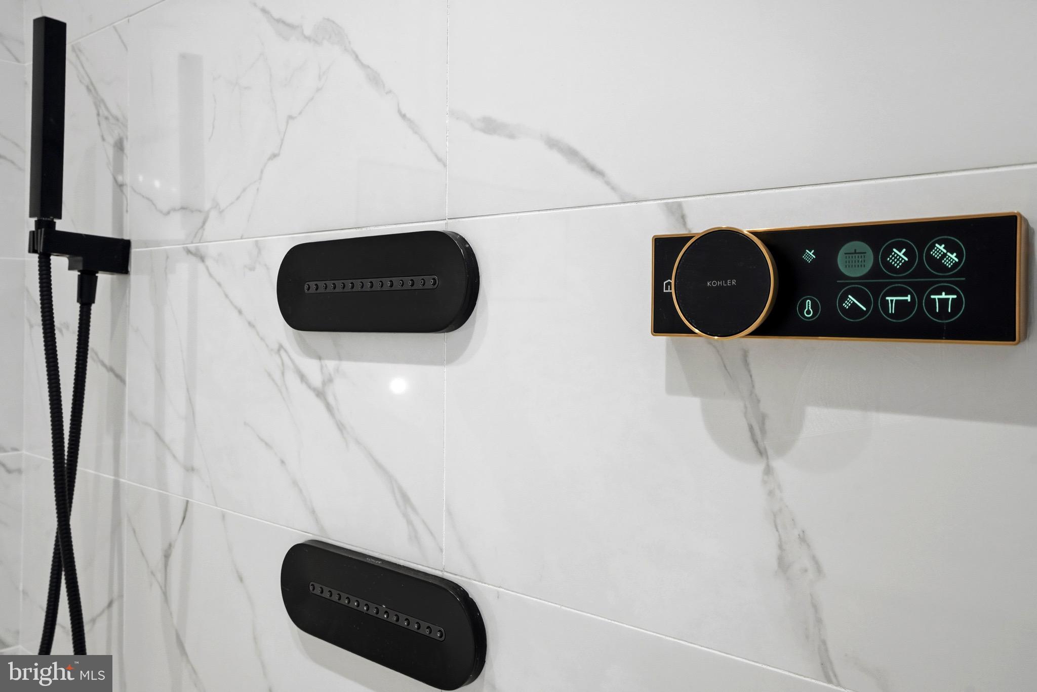 604 TAPAWINGO ROAD SW