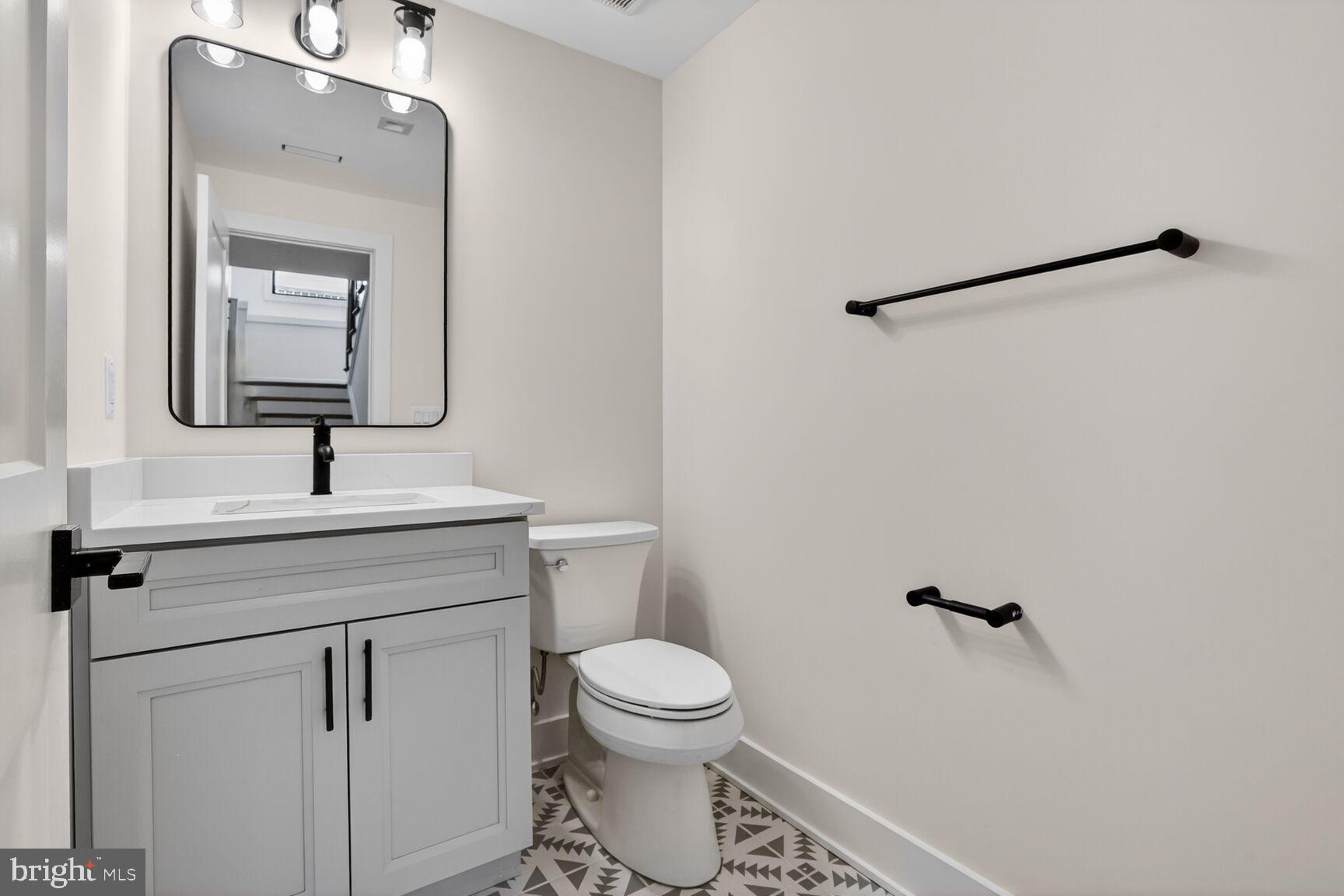 604 TAPAWINGO ROAD SW