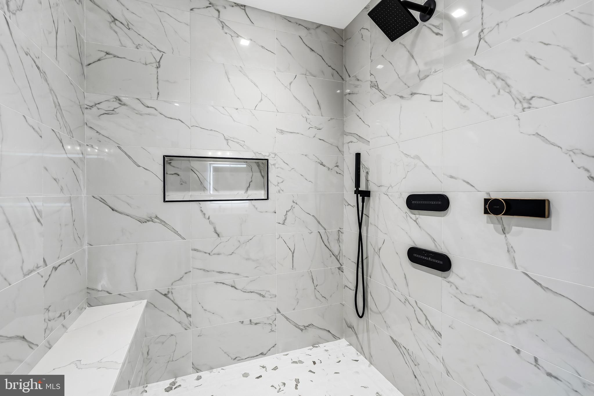 604 TAPAWINGO ROAD SW