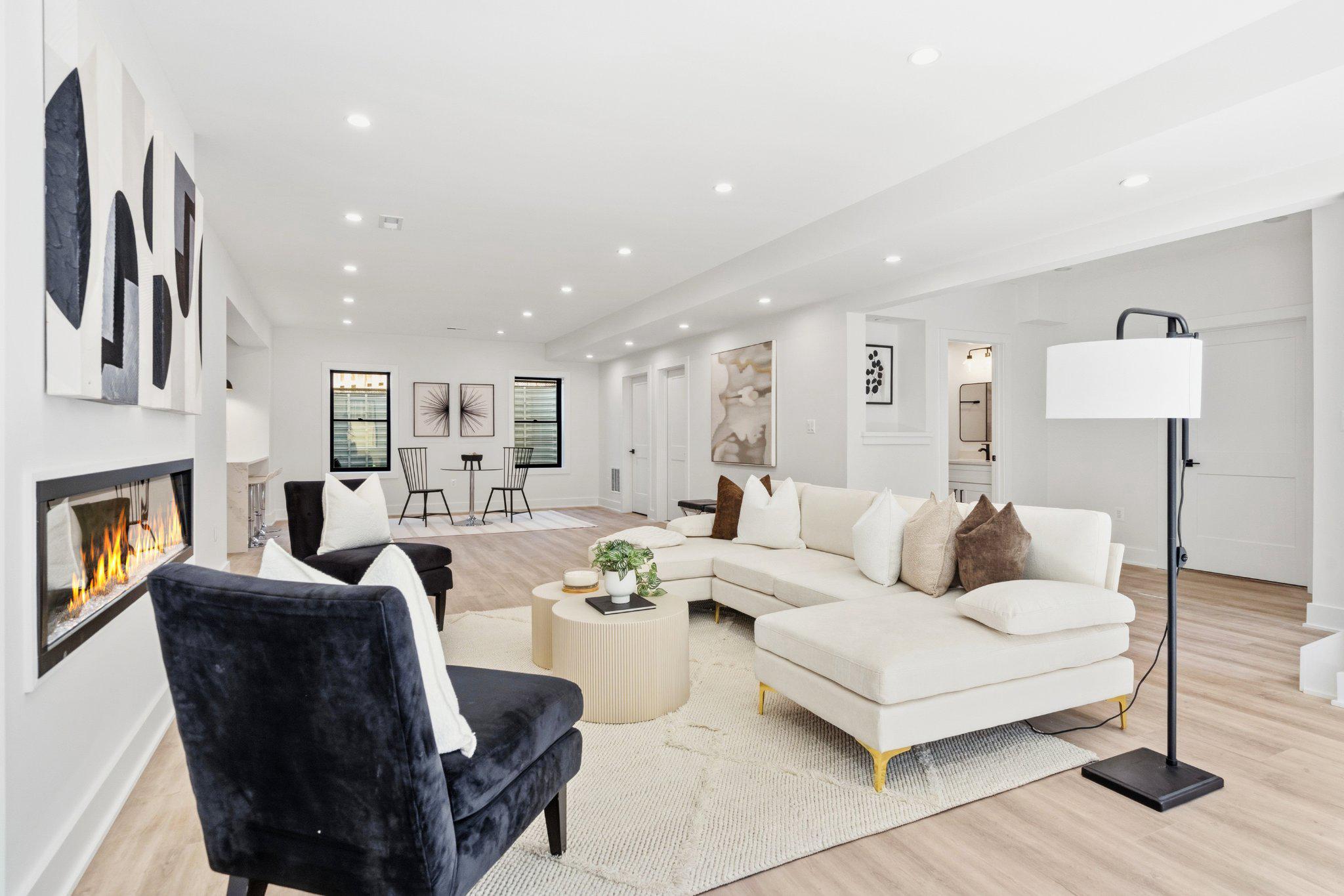 604 TAPAWINGO ROAD SW