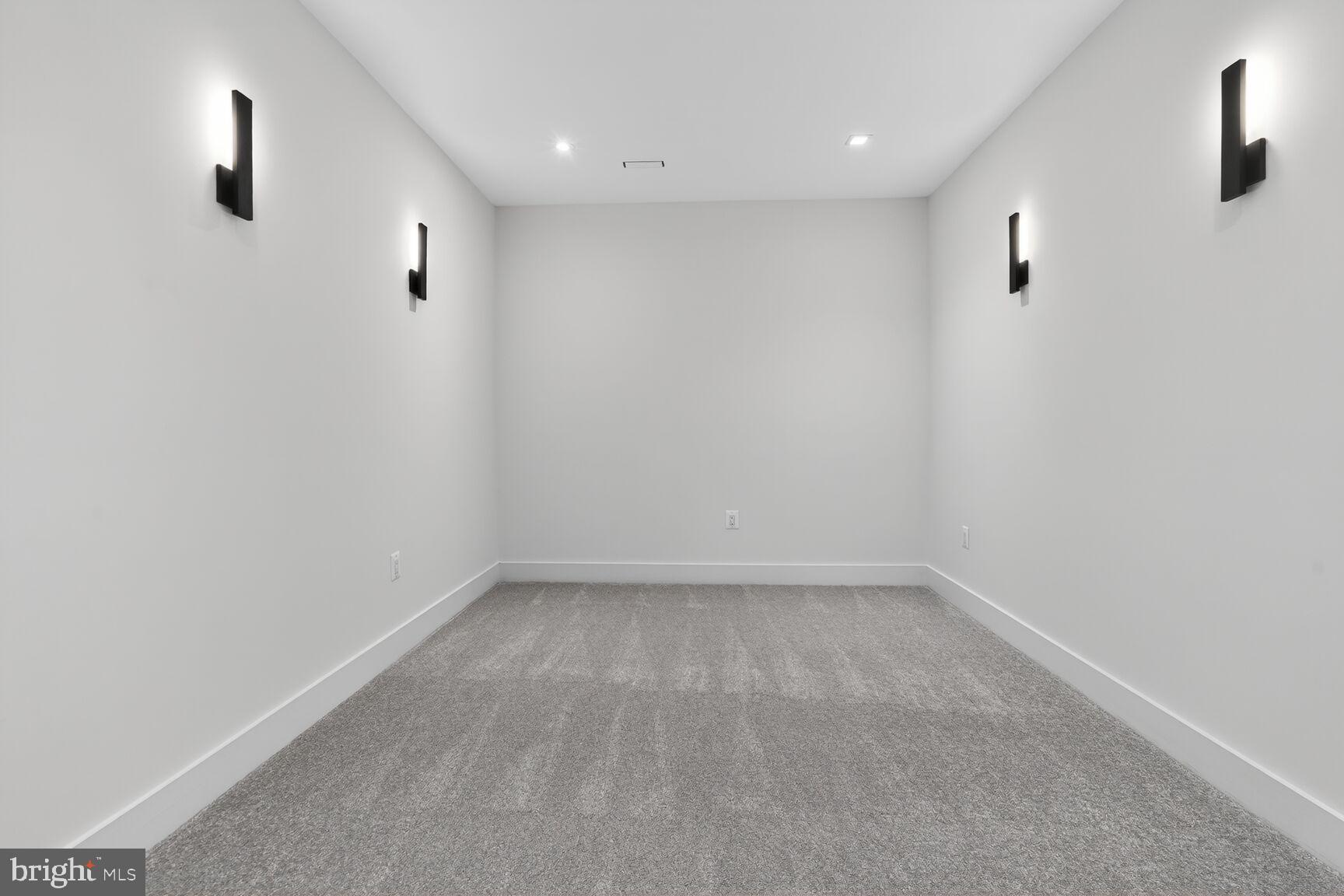 604 TAPAWINGO ROAD SW