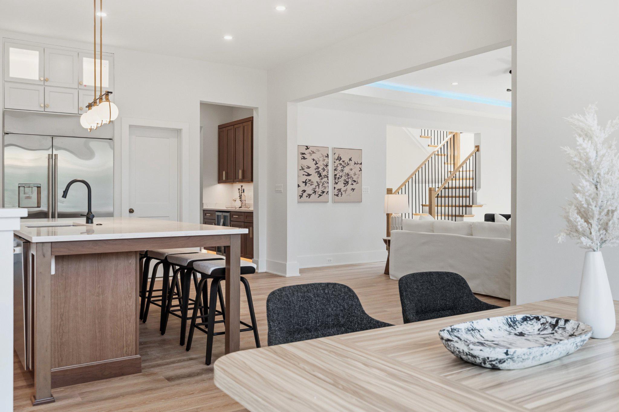 604 TAPAWINGO ROAD SW