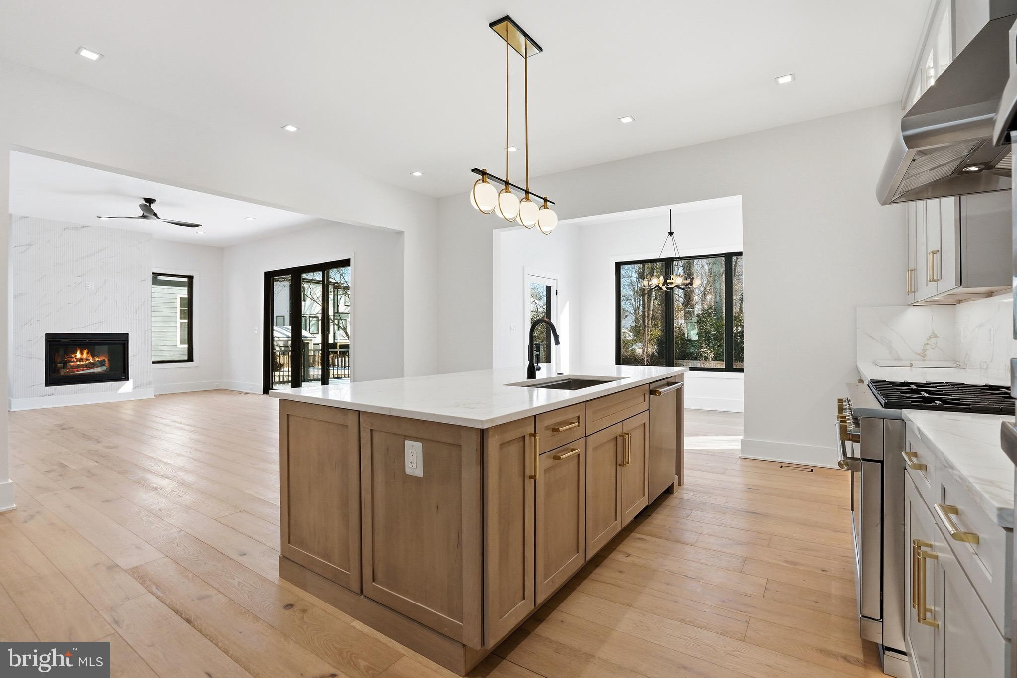 604 TAPAWINGO ROAD SW