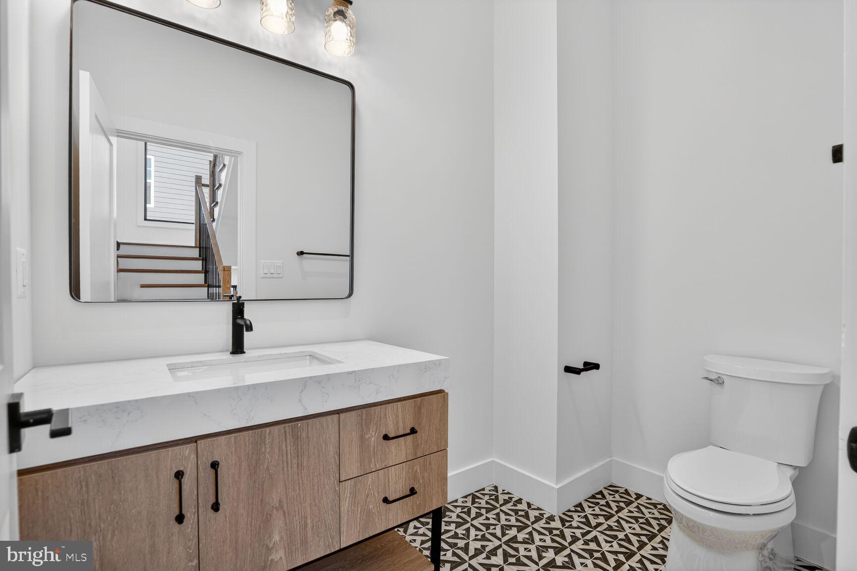 604 TAPAWINGO ROAD SW