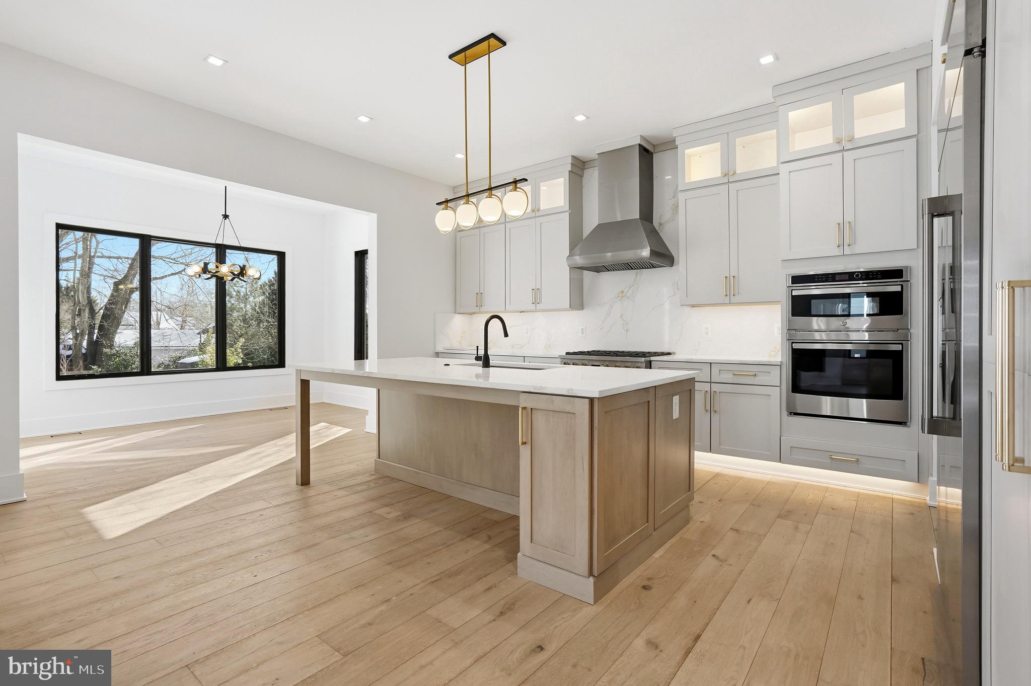 604 TAPAWINGO ROAD SW