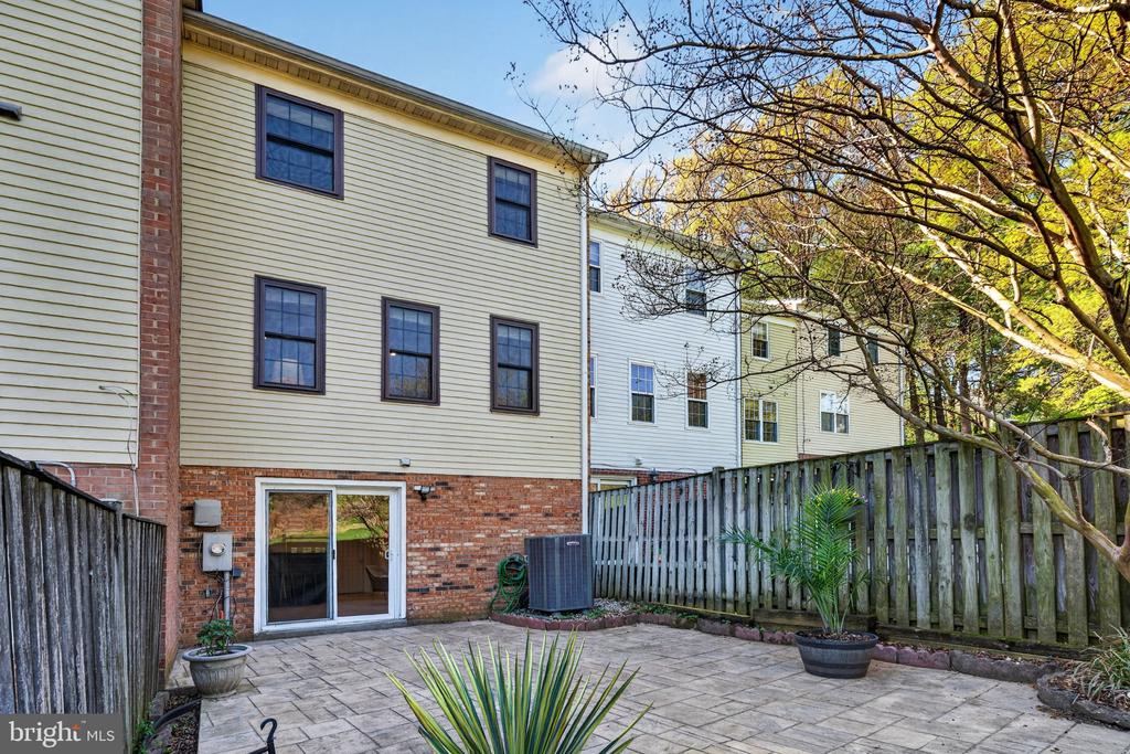 5707 LAWSONS HILL COURT