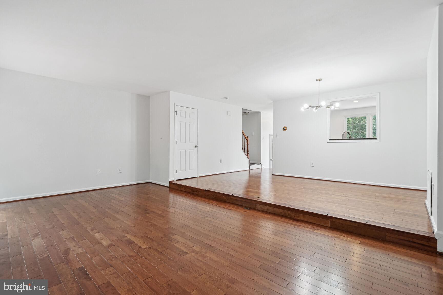 7706 HICKORY GLEN WAY