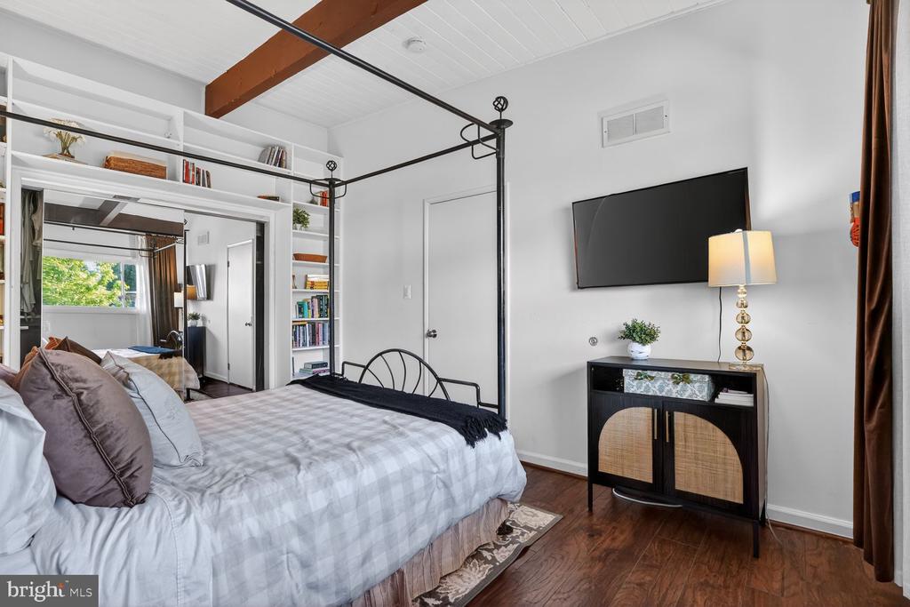 4927 AMERICANA DRIVE 205