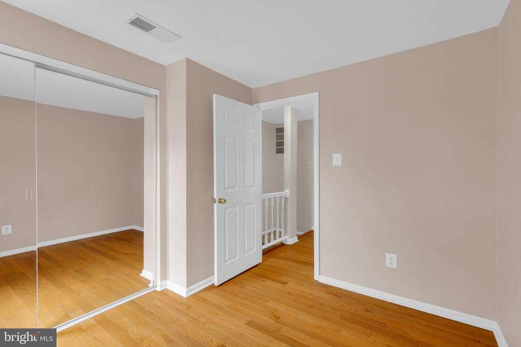 7658 WOLFORD WAY