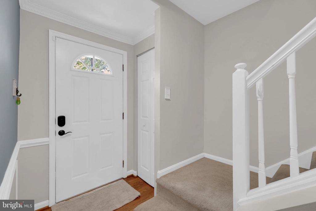 7658 WOLFORD WAY