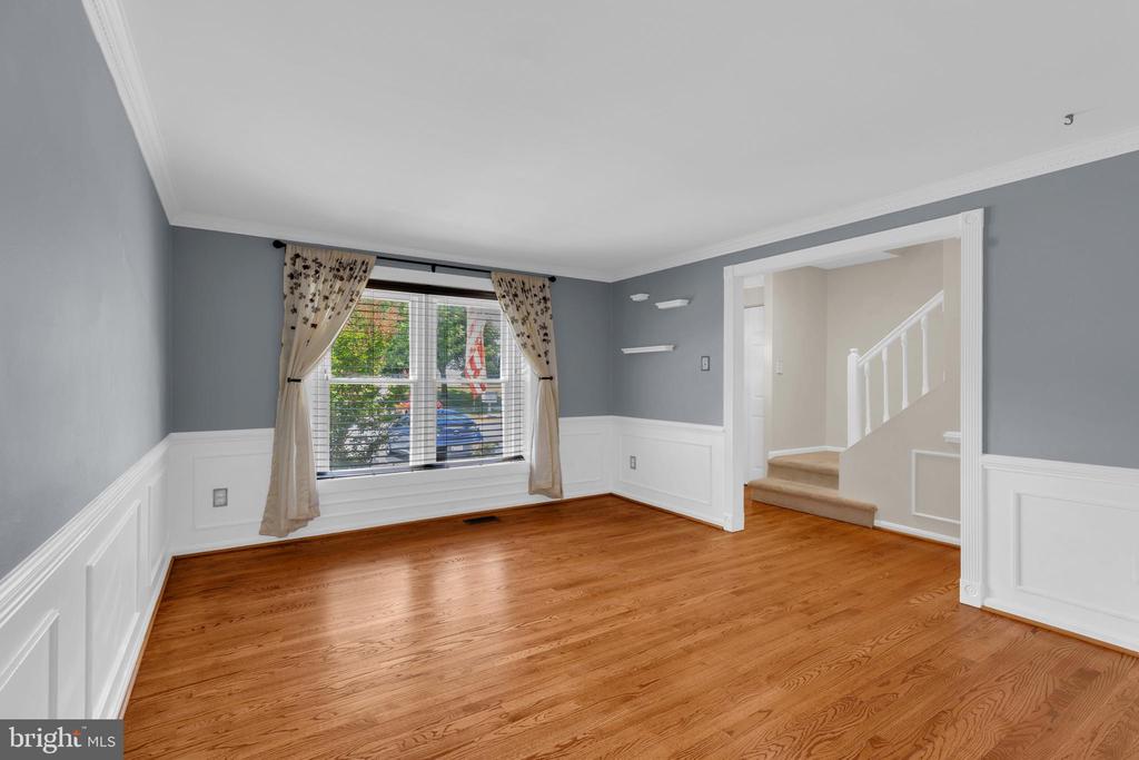 7658 WOLFORD WAY