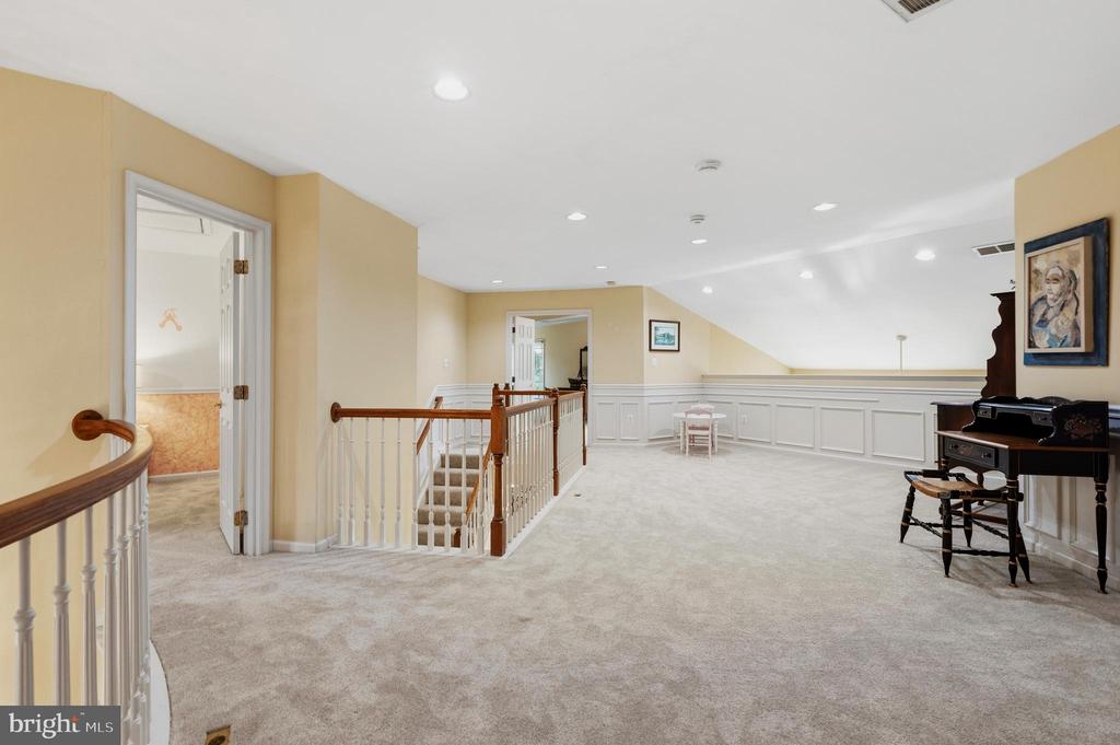 8206 GREENTREE MANOR LANE